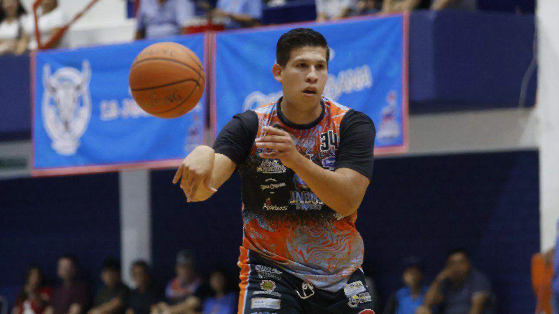 Jaibos Tampico se impone 76-74 ante Escuderos de Jalisco en el gimnasio de la UAT